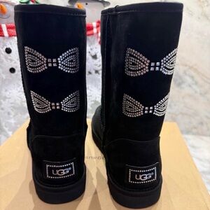 UGG Women's Black Swarovski Bow RARE!!!